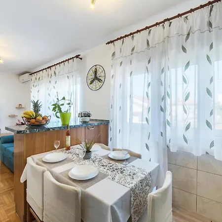 Magno Mare Apartment Pula