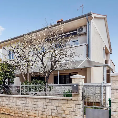 Magno Mare Apartment Pula
