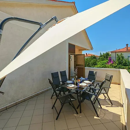 Magno Mare Apartment Pula