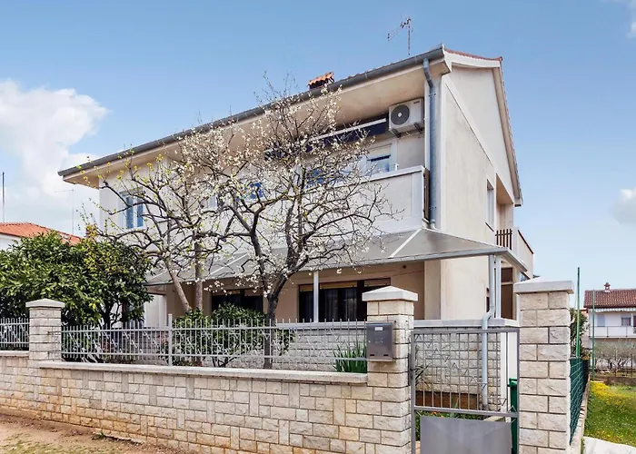 Magno Mare Apartment Pula